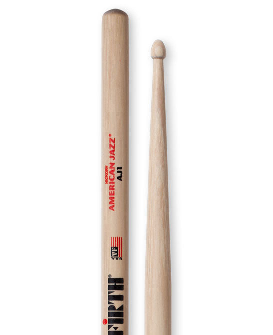 Vic Firth - AJ1
American Jazz®
A 5B shaft that feels full-sized yet plays “lightning fast” due to its long taper - AJ1
