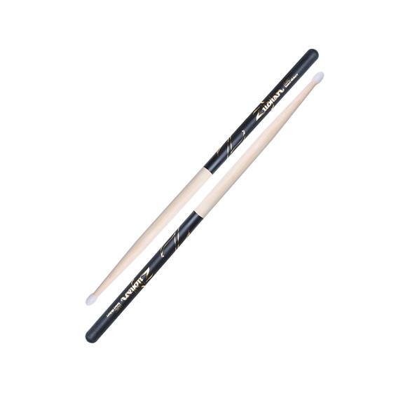 Zildjian - 5B Nylon Tip Hickory Drumsticks w/ Black DIP - Z5BND