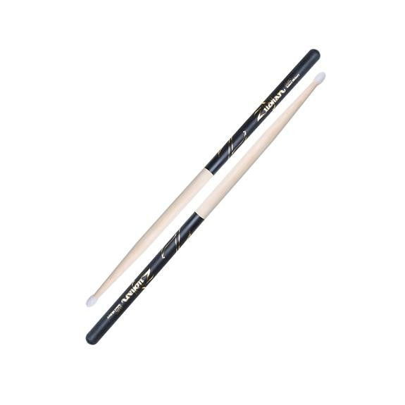 Zildjian - 5B Nylon Tip Hickory Drumsticks w/ Black DIP - Z5BND