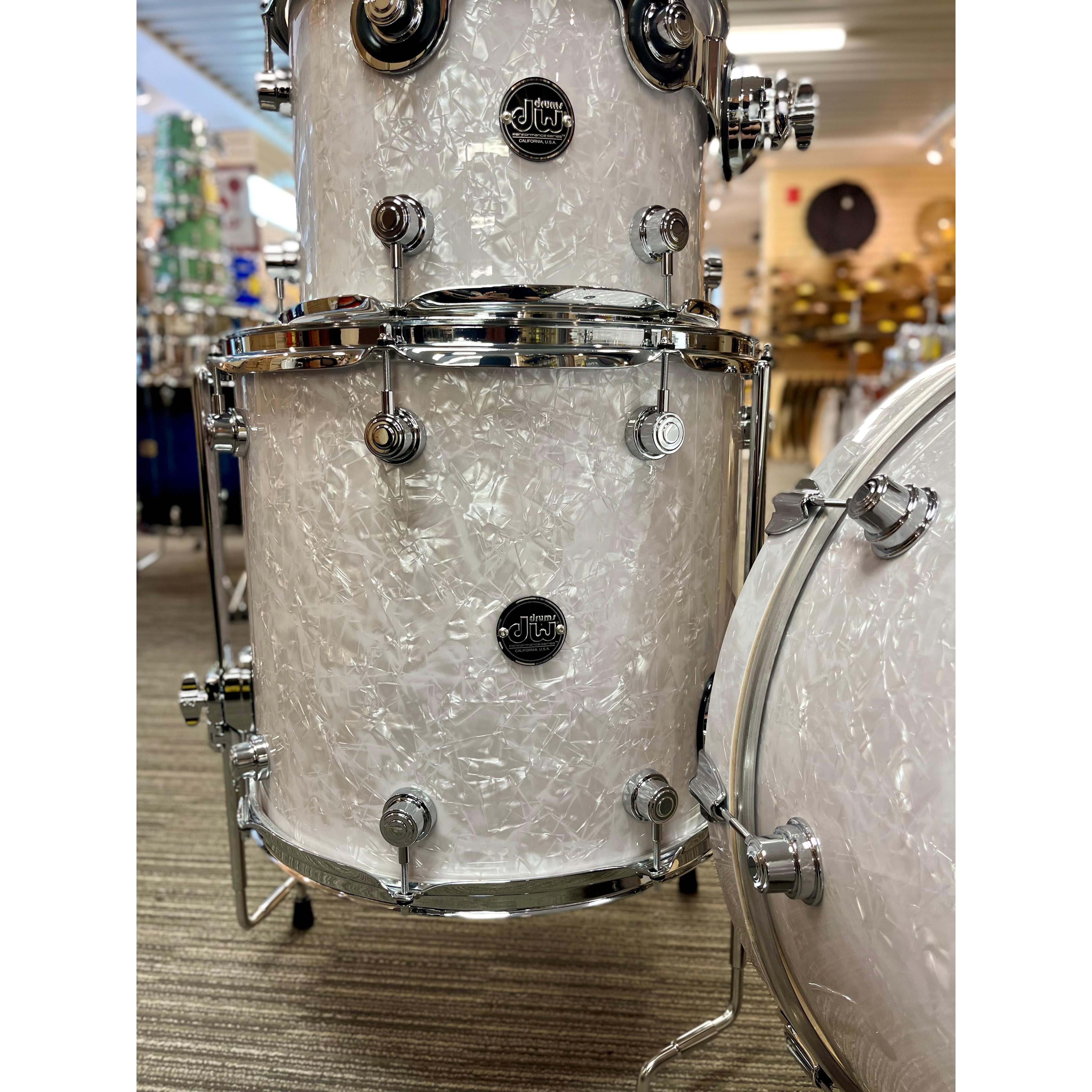DW drums - Série Performance Ensemble 4-morceaux White Marine