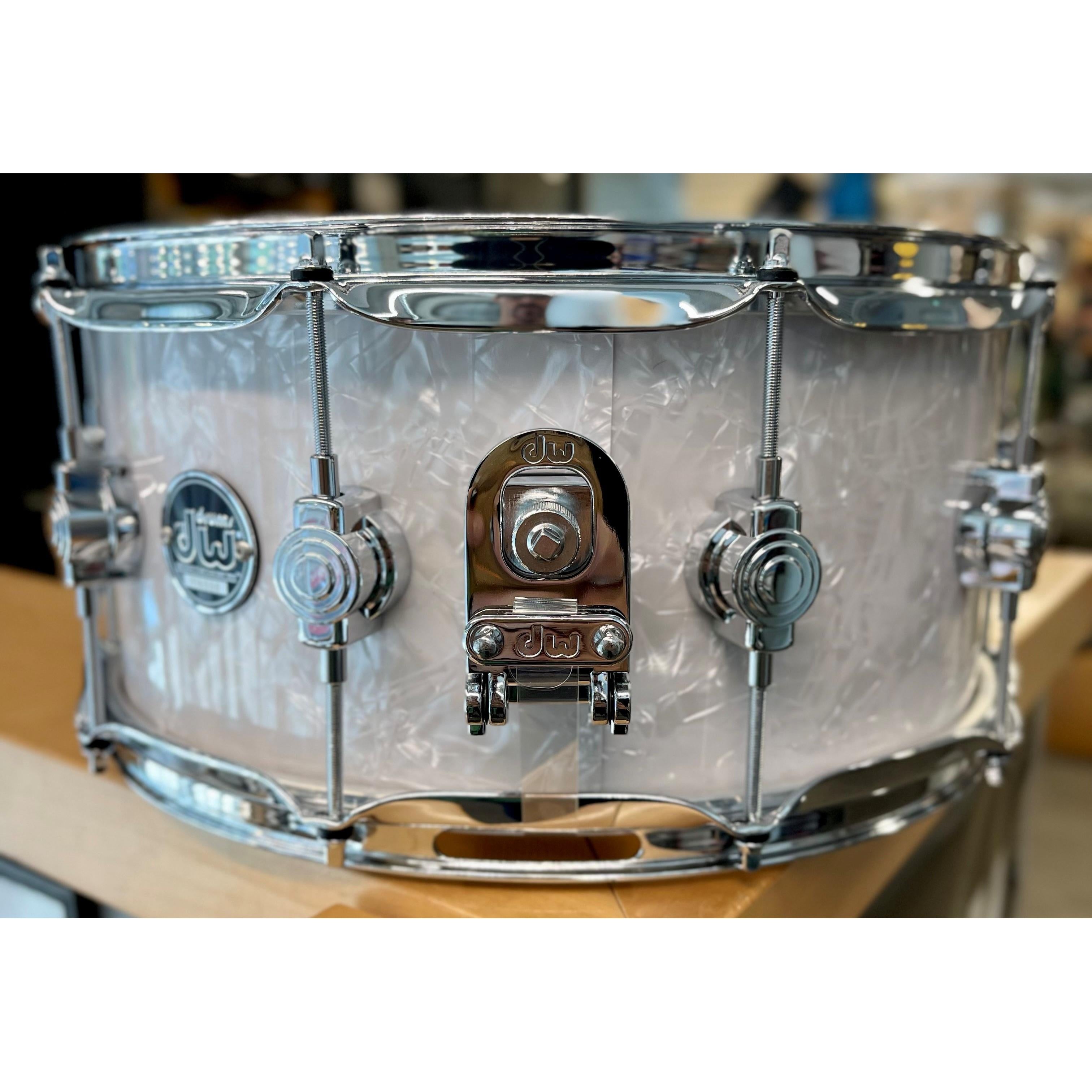 DW Drums - Performance Series Snare 6x14 White Marine DPFHM6514SCX655