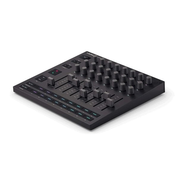 DTM・DAW Novation LAUNCH CONTROL XL 3 NovationLaunchControlXL3_01-